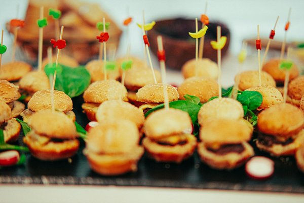 Comment faire un pain d'épices moelleux avec des épices bien dosées?